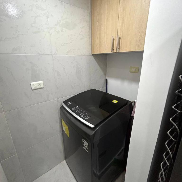 Lujo y confort cerca del mar 3 hab con piscina - Three-Bedroom Apartment - 11