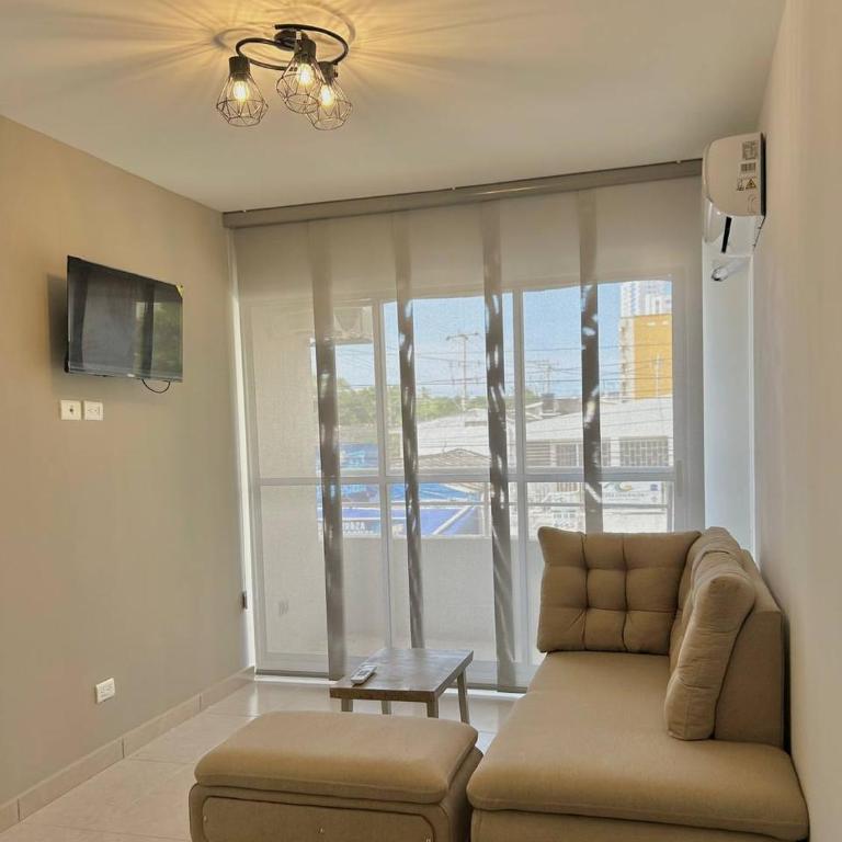 Lujo y confort cerca del mar 3 hab con piscina - Three-Bedroom Apartment - 13