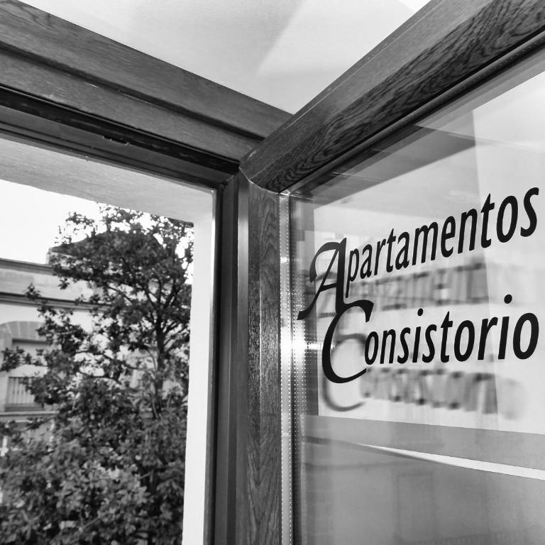 Apartamentos Consistorio Live - Apartamento de 1 dormitorio - 2