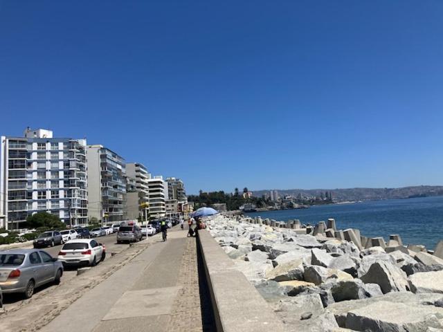 Beachfront apartment in Viña - Two-Bedroom Apartment - 9