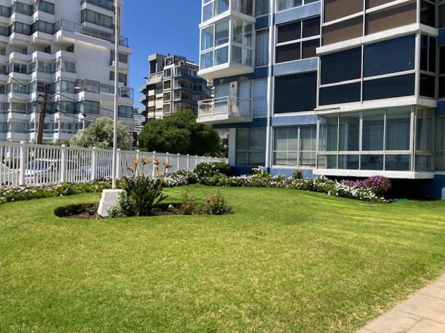 Beachfront apartment in Viña - Two-Bedroom Apartment - 13