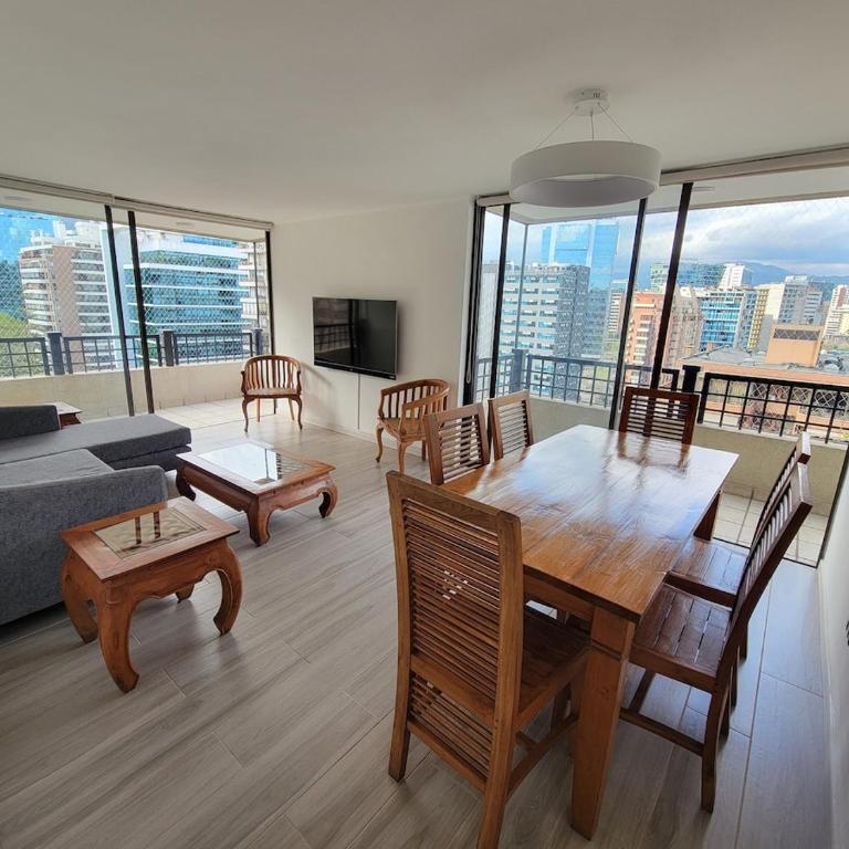 Mountain view in Las Condes, balcony and AC - Two-Bedroom Family Apartment - 1
