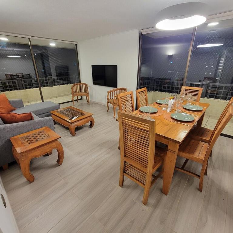 Mountain view in Las Condes, balcony and AC - Two-Bedroom Family Apartment - 15