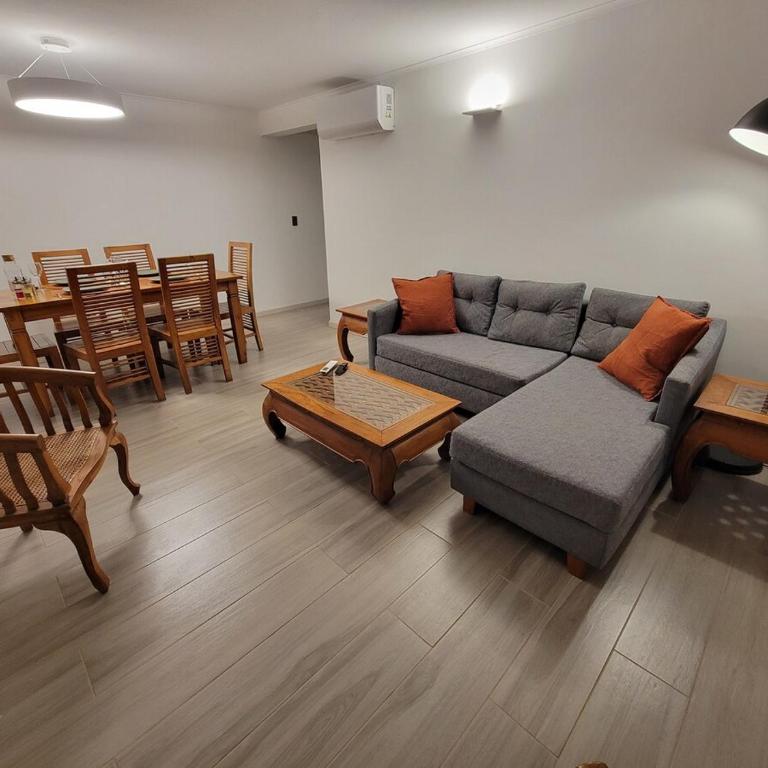 Mountain view in Las Condes, balcony and AC - Two-Bedroom Family Apartment - 17