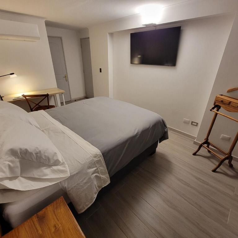 Mountain view in Las Condes, balcony and AC - Two-Bedroom Family Apartment - 24