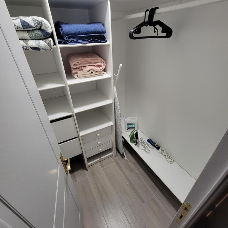 Mountain view in Las Condes, balcony and AC - Two-Bedroom Family Apartment - 29