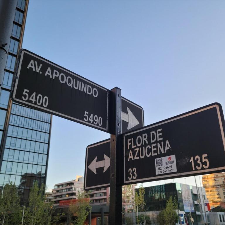 Mountain view in Las Condes, balcony and AC - Two-Bedroom Family Apartment - 34