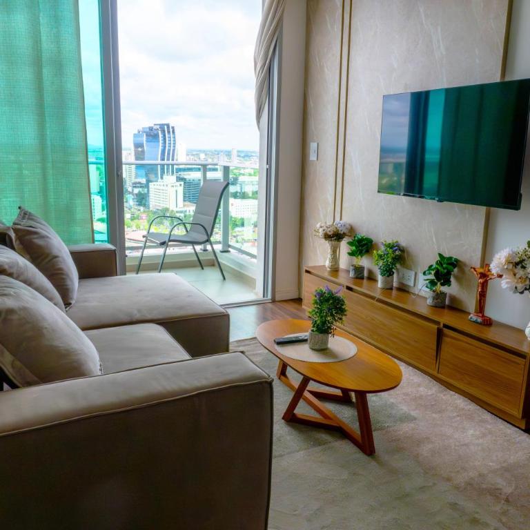 Luxury 2 Bedroom "Wake Up in the Sky" Best Views & Location in Asuncion - Two-Bedroom Apartment - 5
