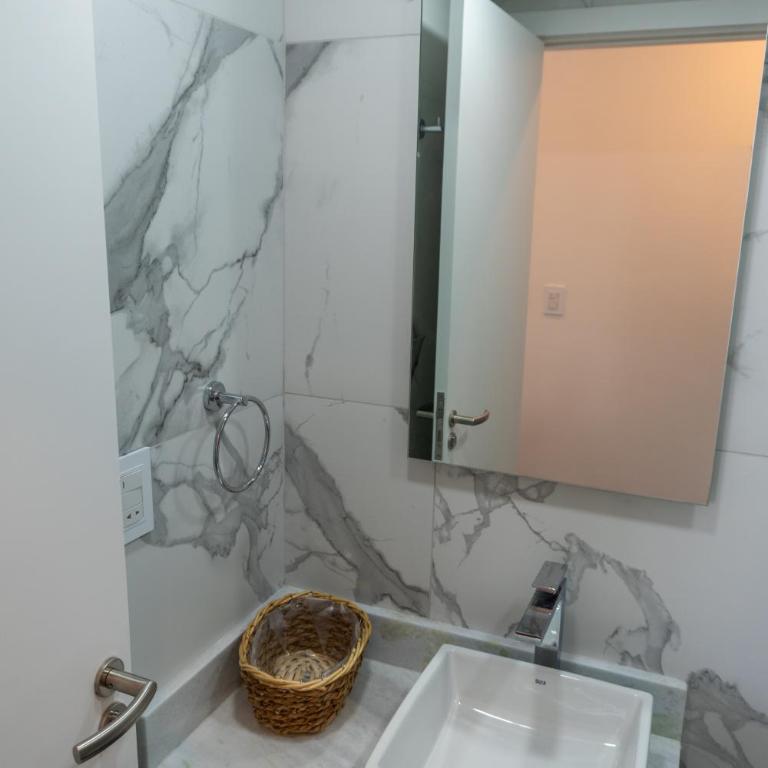 Luxury 2 Bedroom "Wake Up in the Sky" Best Views & Location in Asuncion - Two-Bedroom Apartment - 26