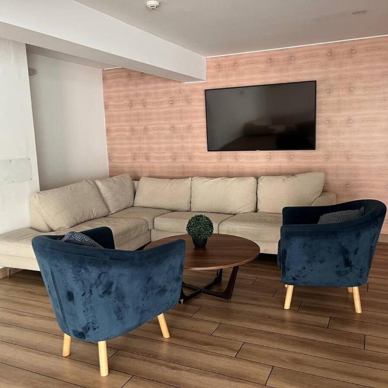 Entire apartment minutes from Miraflores - Two-Bedroom Apartment - 24