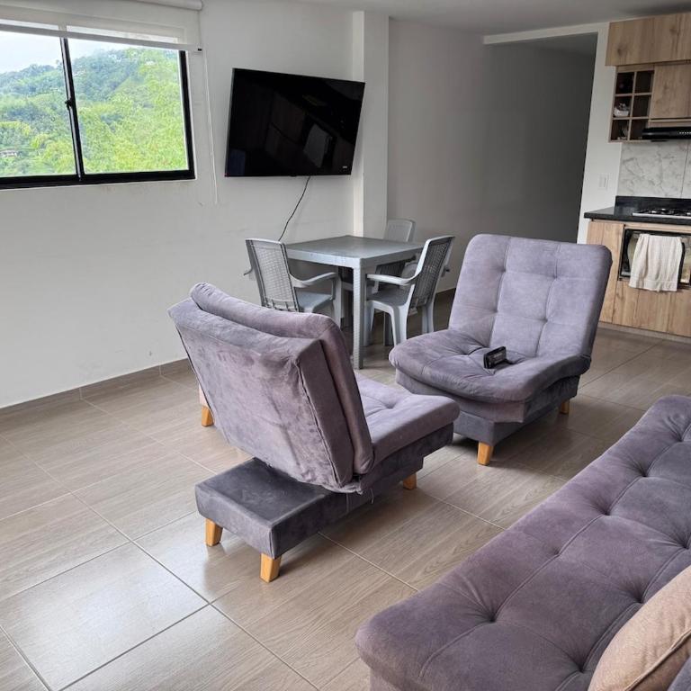 Apartment with a beautiful view in Cocorna, Antioquia - Apartamento de 3 dormitorios - 5