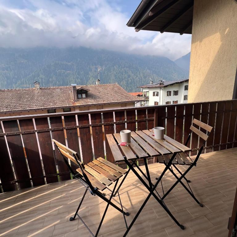 Harmonia Suite & Apartments - Suite with Mountain View - 10