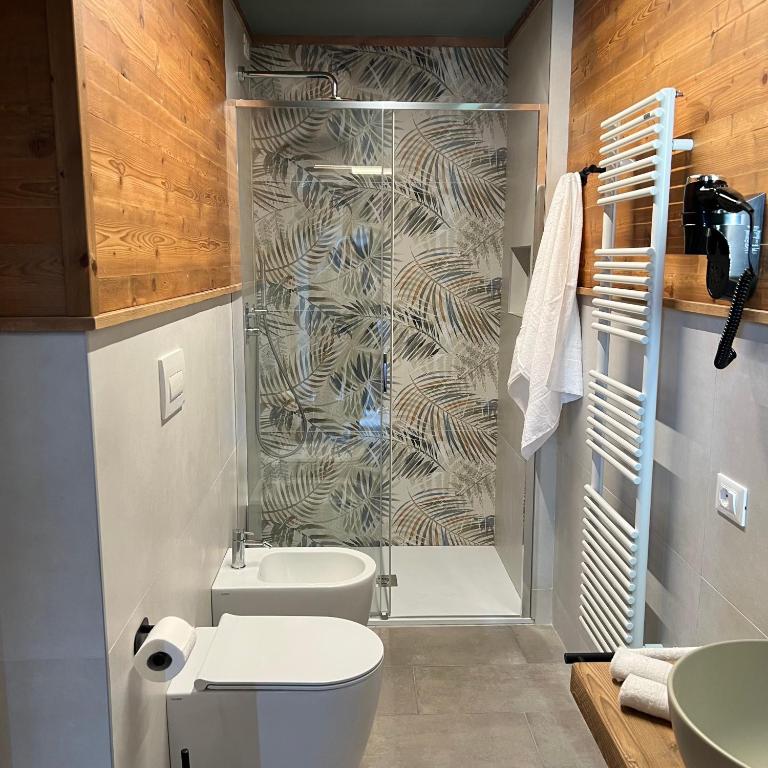 Harmonia Suite & Apartments - Suite with Mountain View - 11