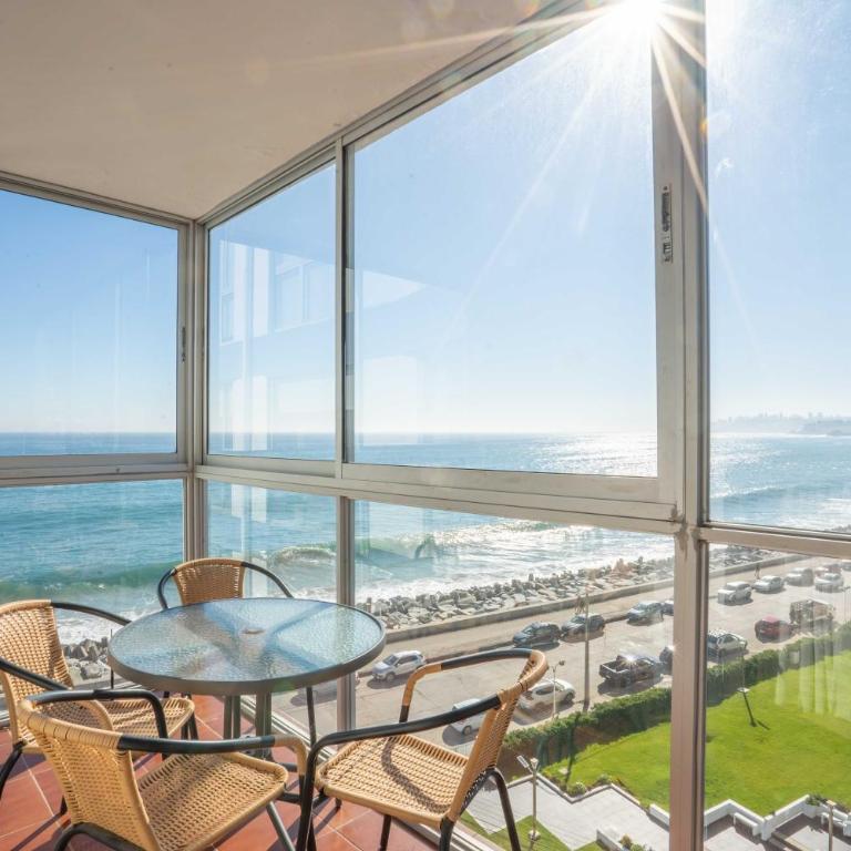 Beachfront apartment in Viña - Two-Bedroom Apartment - 1