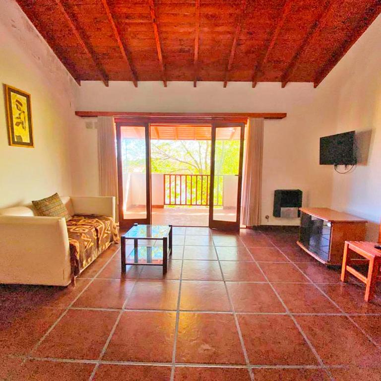 Amplio y con Balcón a 10 cuadras del mar!! - Two-Bedroom Apartment - 8
