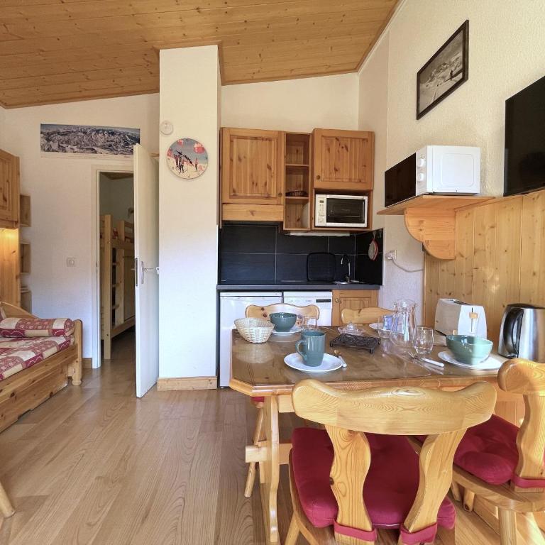 CIA81 T2 skis aux pieds les Menuires - Appartement 1 Chambre avec Balcon et Vue sur les Montagnes - 14