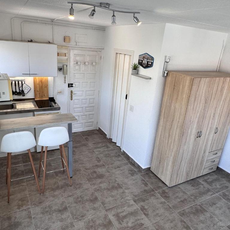 Estudio Moderno la mejor vista al puerto deportivo - Apartamento Estudio con vistas al mar - 17