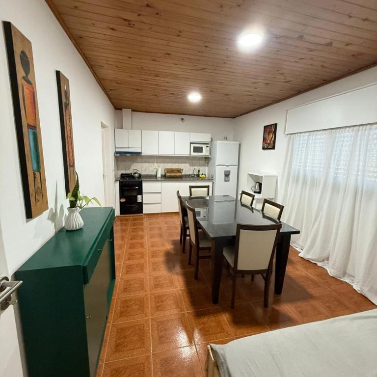 Casa por dia - Two-Bedroom House - 9