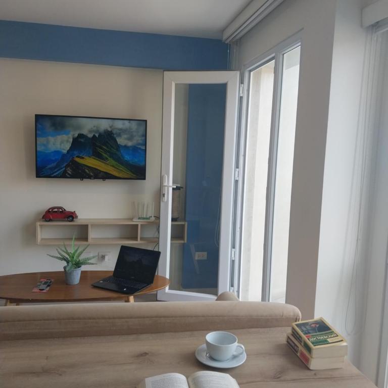 Casa Quark Apartments - Estudio con balcón - 10