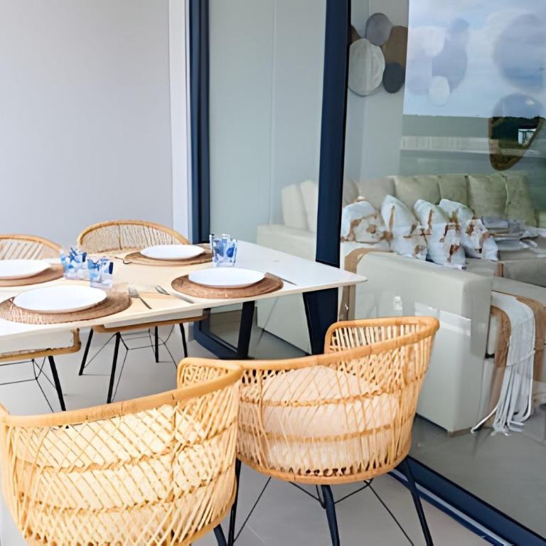 ¡Comodidad y Estilo frente al mar! - Deluxe Two-Bedroom Apartment with Garden View - 21