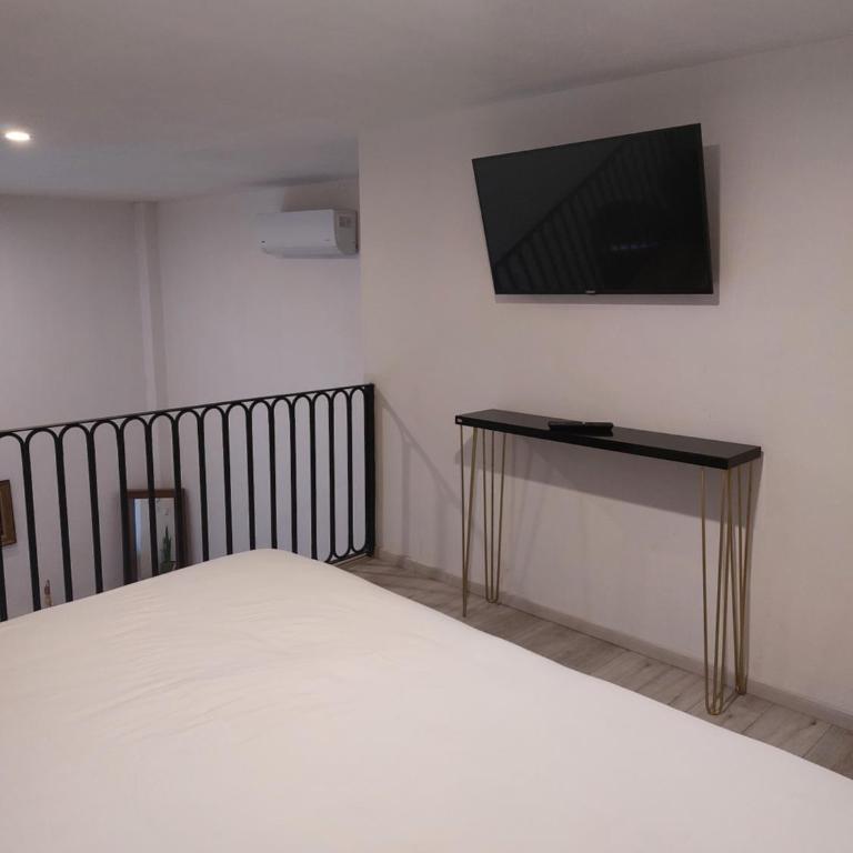 Casa Monarcas - Josefina (with AC) - Two-Bedroom Apartment - 9