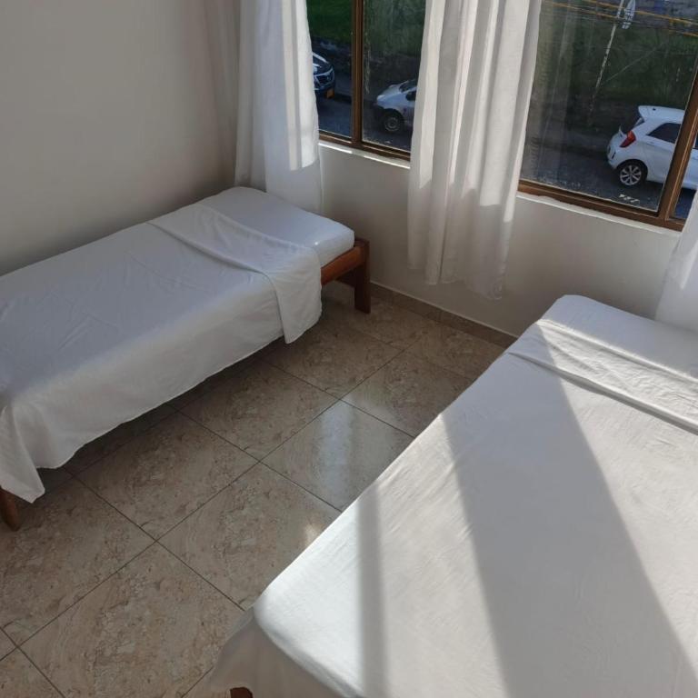 Comodas y agradables Habitaciones en Chipre - Habitación Triple Económica con baño compartido - 8