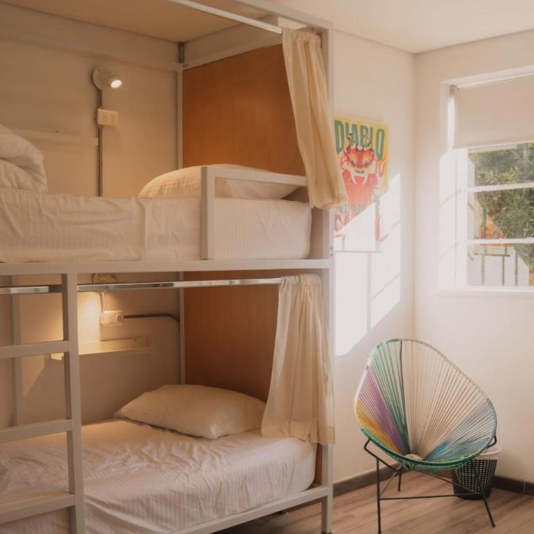 Hostal Macondo Bogotá - Cama en habitación compartida mixta de 6 camas - 5