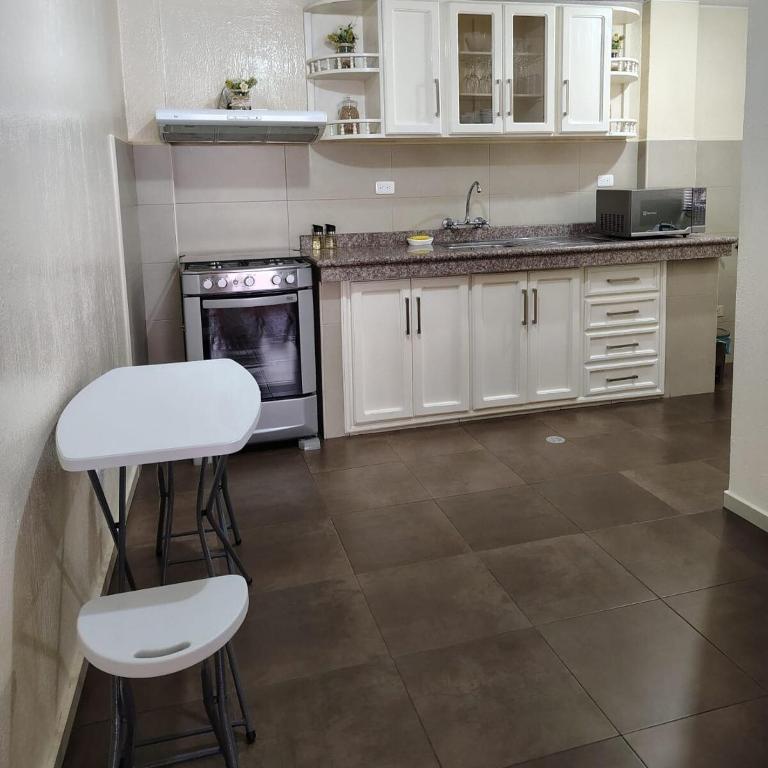 Business and Family Hermoso departamento en Ambato - Two-Bedroom Apartment - 2