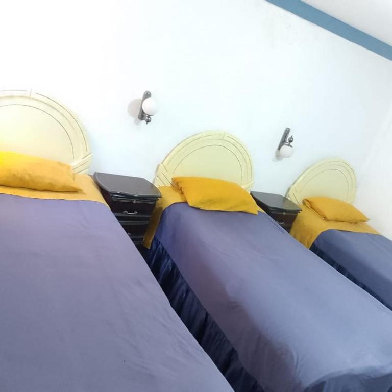 Hostal Marlo - Habitación Triple con baño privado - 1