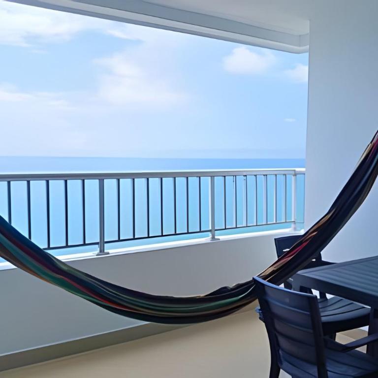 Increíble vista al mar en el corazón de Bocagrande - Two-Bedroom Apartment with Balcony and Sea View - 52