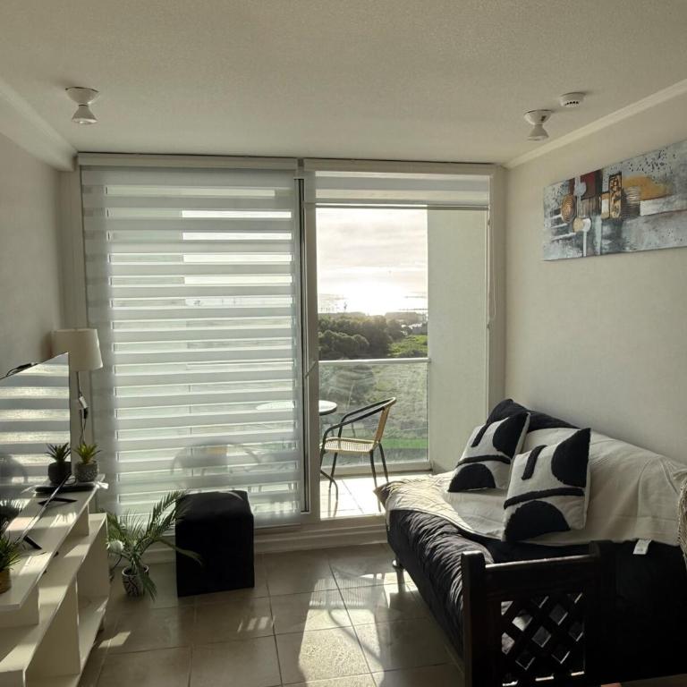 Amanecer del Faro - Three-Bedroom Apartment - 11
