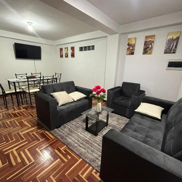 Siéntete como en casa, excelente apartamento - Three-Bedroom Apartment - 1