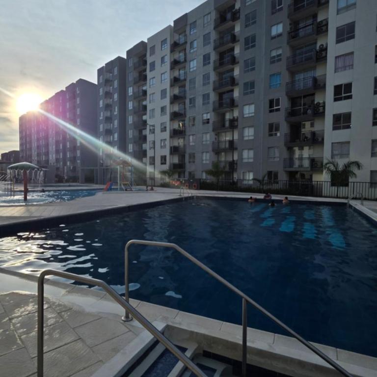 Condominio AZUL RICAURTE Apartamento con 4 piscinas - Two-Bedroom Apartment - 2