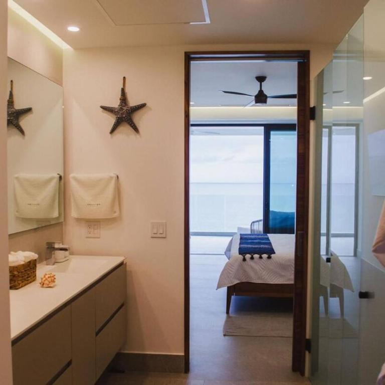 Sea Breeze Retreat 4BR Oceanfront - Apartamento - 7