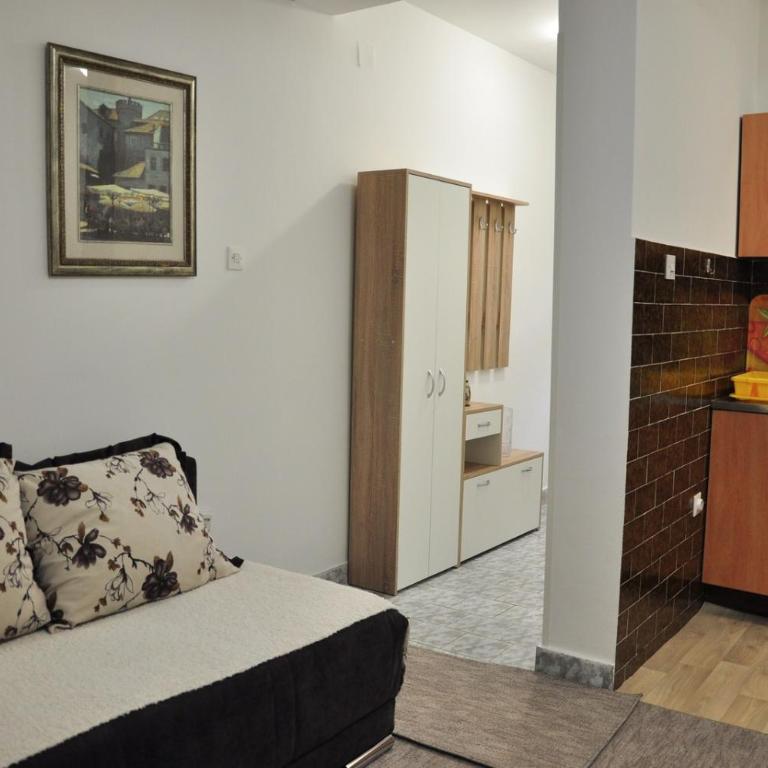 Comfort Apartments - One-Bedroom Apartment - 10