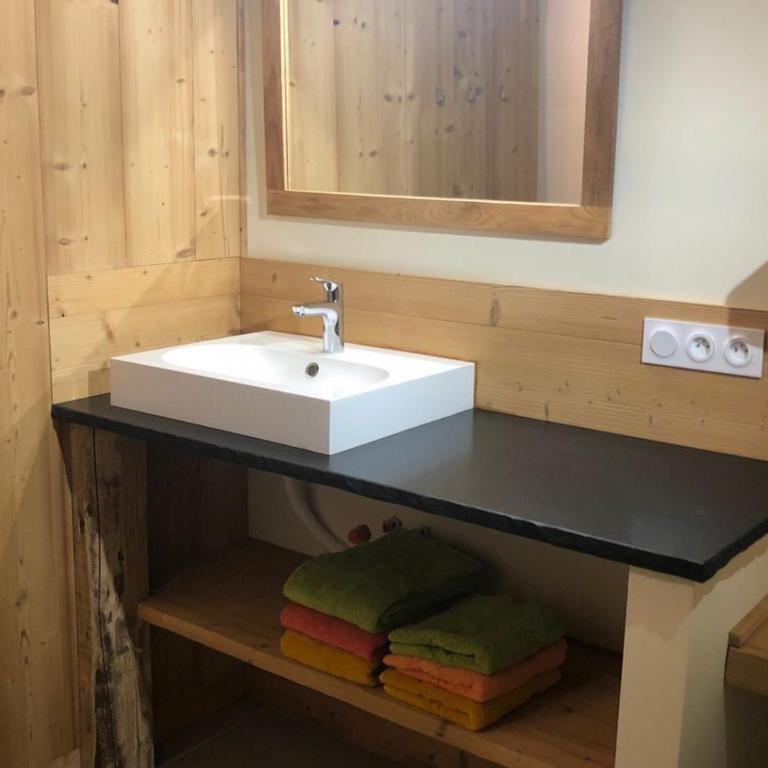Ferme rénovée centre-ville 3 chambres, 6/8 pers, Parking - FR-1-836-2 - Appartamento - 28