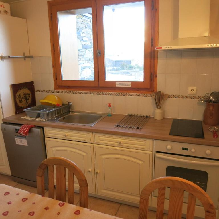 Appartement 2 chambres pour 5 pers avec billard et parking - FR-1-836-11 - Apartment - 4
