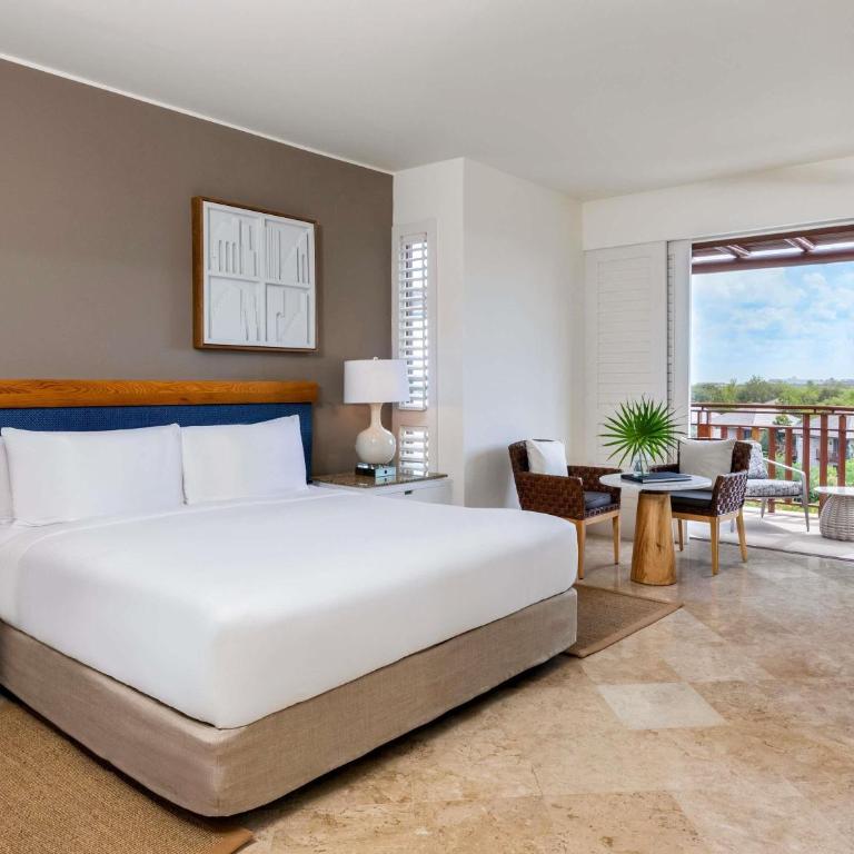 Fairmont Mayakoba - Fairmont King Room with Soaking Tub - Garden View - 1