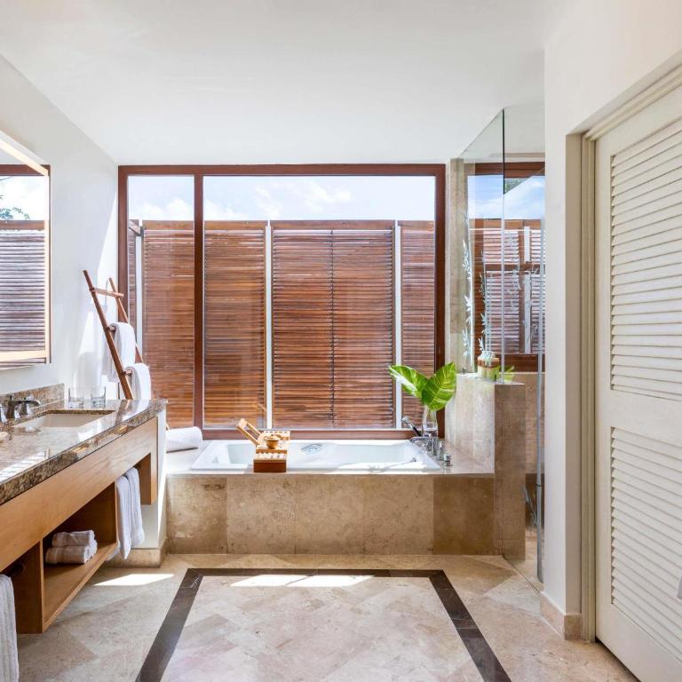 Fairmont Mayakoba - Signature Casita with Two Queen Beds and Soaking Tub - Lagoon View - 3