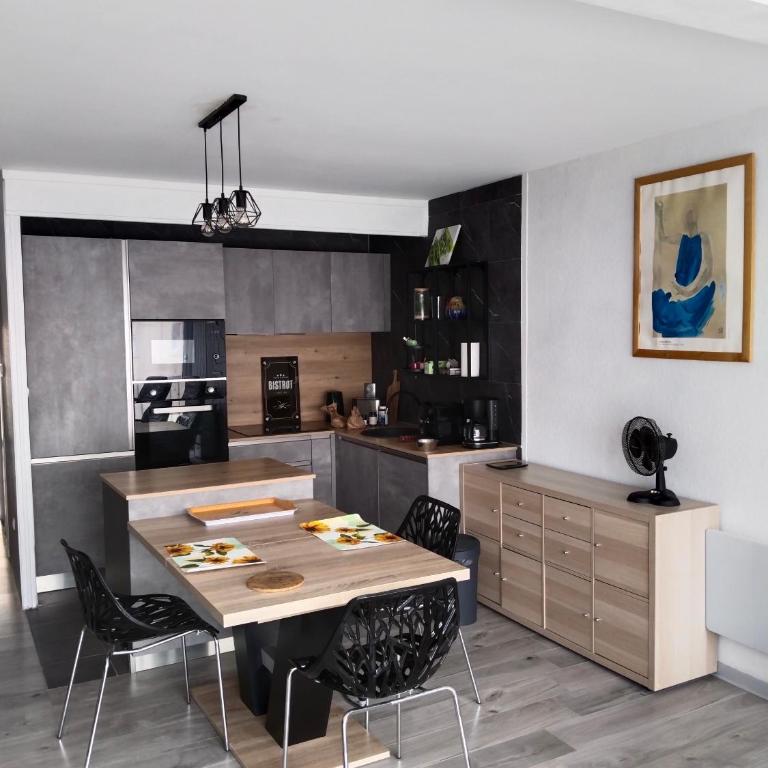 Grand T2 cosy classé 3 étoiles proche des plages - Apartment mit 1 Schlafzimmer - 1