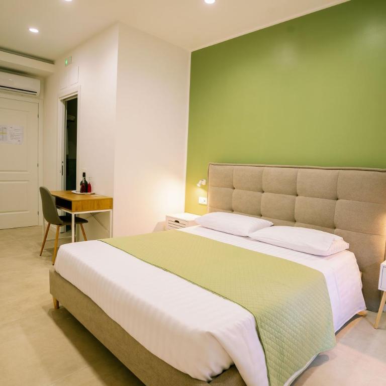 4 Seasons Roma Trastevere - Camera Matrimoniale Deluxe con Balcone - 4