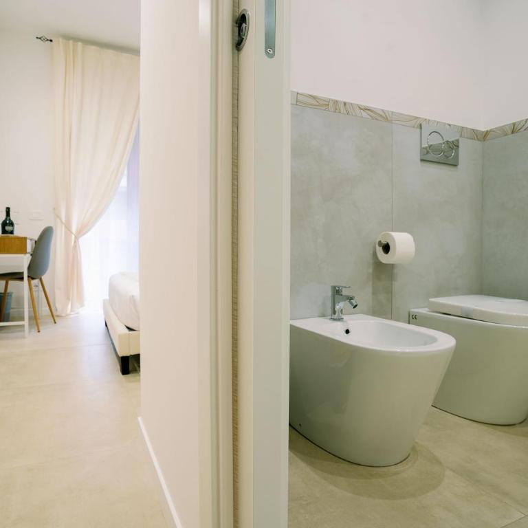 4 Seasons Roma Trastevere - Camera Matrimoniale con Balcone - 7