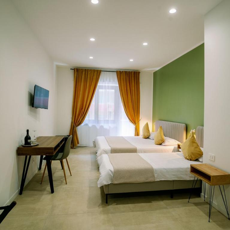 4 Seasons Roma Trastevere - Camera Tripla con Balcone - 6