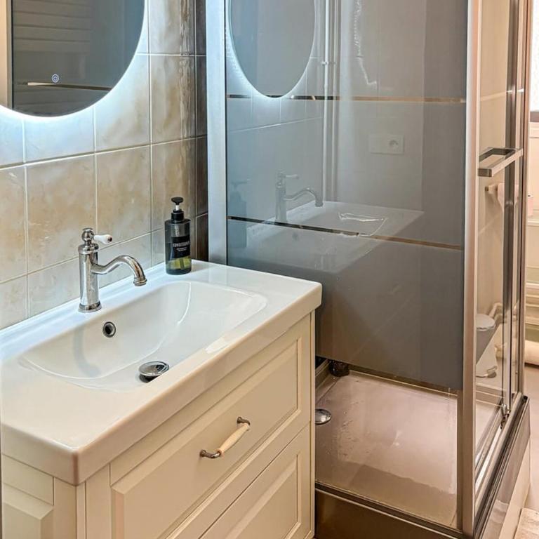 Refuge Savoyard à 5 min de la gare de Chambéry - Apartment - 11
