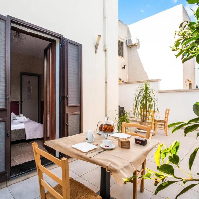 Porto Bloom Suites - Camera King con Vista Giardino - 9