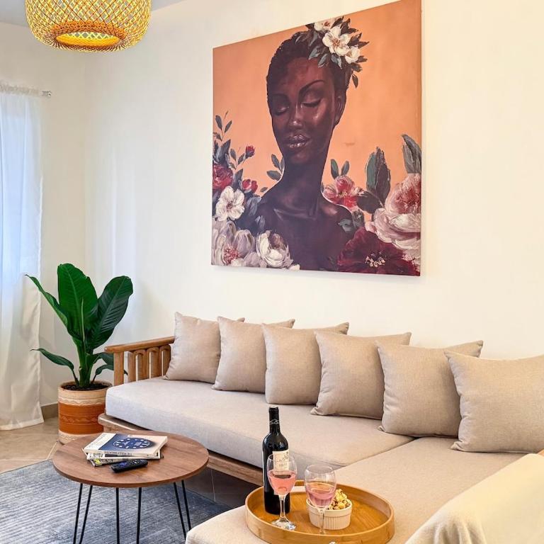 Spacious Boutique Loft with Netflix - Perfect Location - Three-Bedroom Apartment - 10