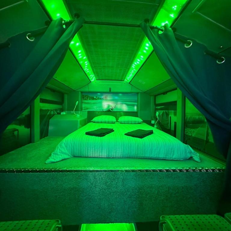 BUS aménagé pour un séjour insolite en famille - Loft - 7