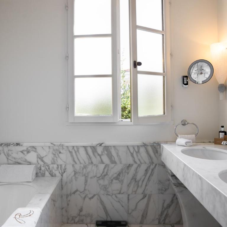 Hotel Royal-Riviera - Suite - Vue sur Piscine - 2