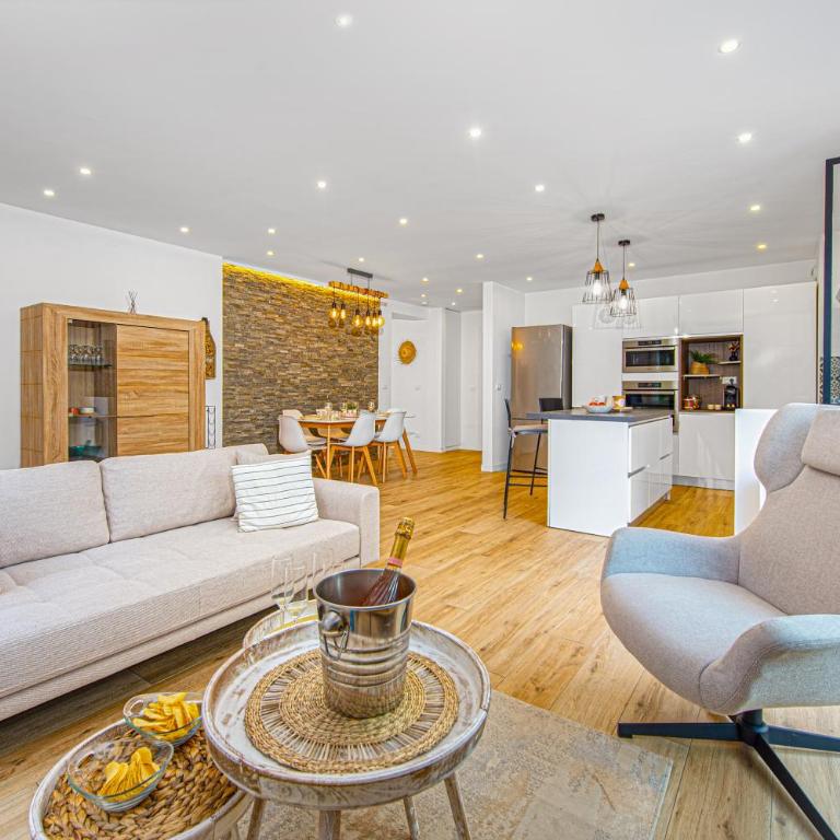Somptueux appartement - Piscine privée - Parking - Apartment mit 3 Schlafzimmern und privatem Pool - 2