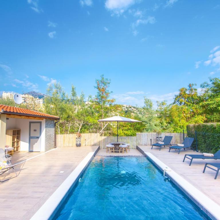 Somptueux appartement - Piscine privée - Parking - Apartment mit 3 Schlafzimmern und privatem Pool - 41